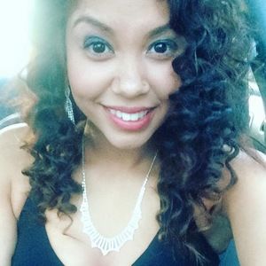 Meet your Posher, Desiray